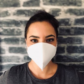 Maschera protettiva bianca lavabile e riutilizzabile